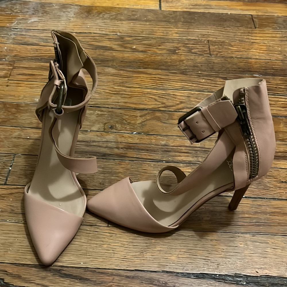 Discounted - Picture 3 of 5